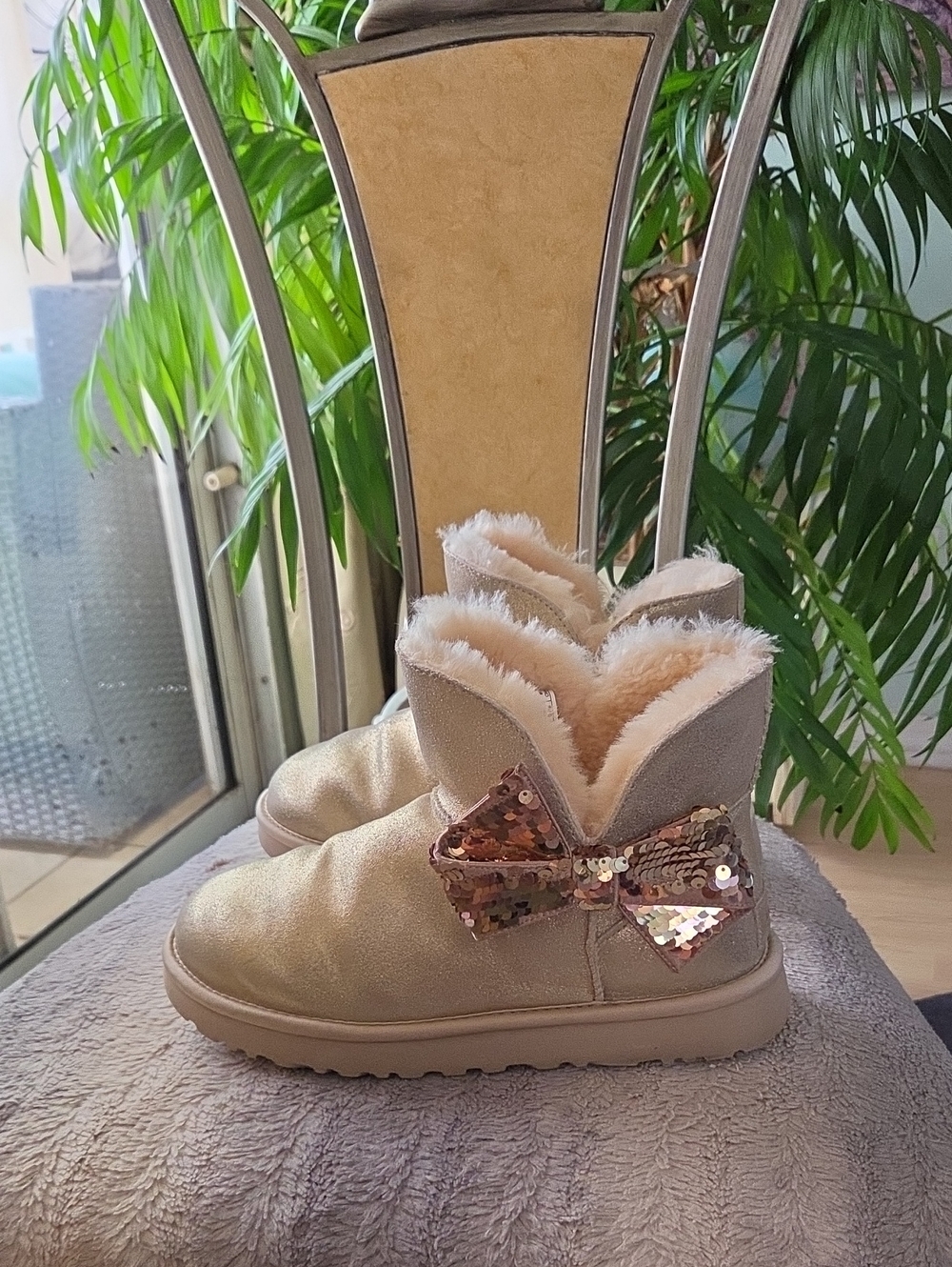 UGG Sequin Bow Ankle Boots - Pink Gold ♥️